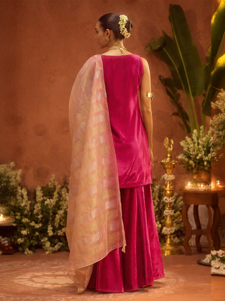 Dhiyona FL Women Rani Pink Ice Velvet Embroidered Kurta Set with Dupatta